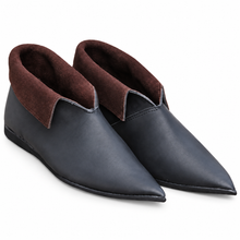 Load image into Gallery viewer, Low Medieval Turnshoes with Contrast Collar
