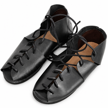 Carica l'immagine nel visualizzatore di Gallery, Lace-Up Viking Leather Shoes