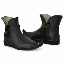 Charger l'image dans la galerie, Traditional Viking Leather Shoes