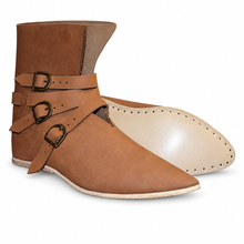 Afbeelding in Gallery-weergave laden, Light Brown Medieval Shoes with Three Brass Buckles