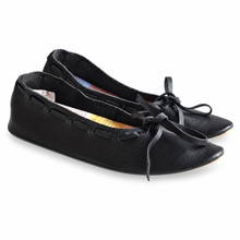 Load image into Gallery viewer, Black Medieval Women's Leather Flats
