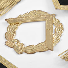 画像をギャラリービューアに読み込む, Grand Master Blue Lodge Apron - Royal Blue Velvet With Gold Metal Badge