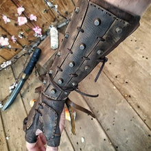 Load image into Gallery viewer, Boxing Rivet Leather Wrist Gloves -Leather Gloves for Mens - luxury leather gloves-Leather Gloves for Mens Black Leather Retro Steampunk Rivet Knight Nail Gloves Man - formal leather gloves - luxury leather gloves | Regalia Lodge