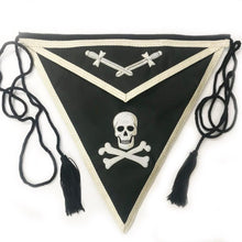 Afbeelding in Gallery-weergave laden, Knights Templar Lambskin Hand Embroidered Apron | Regalia Lodge